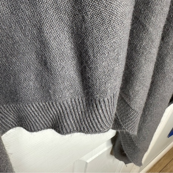Poncho Grey One Size - Picture 10 of 16